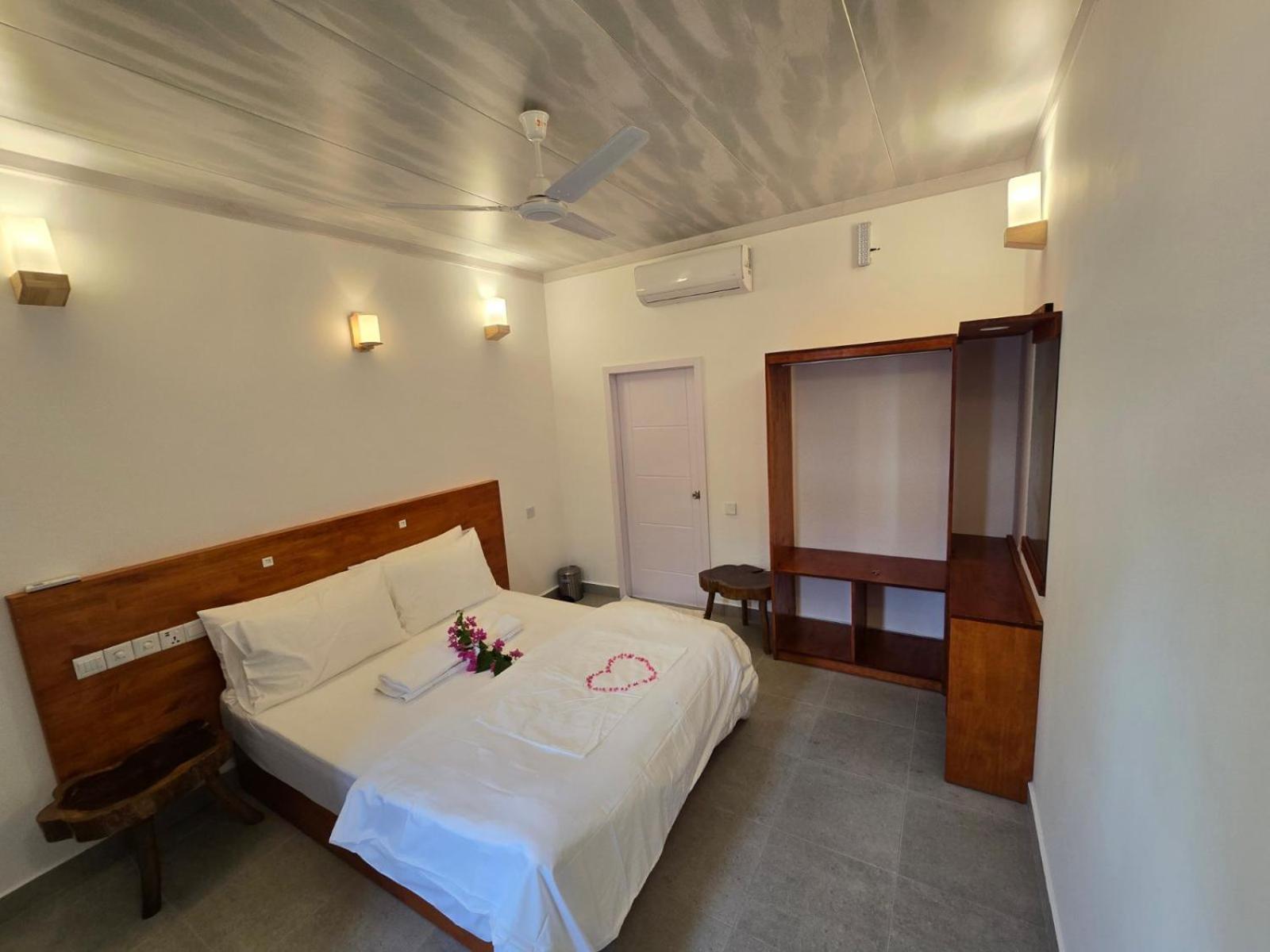 Sun & Surf Hotell Thulusdhoo Exteriör bild