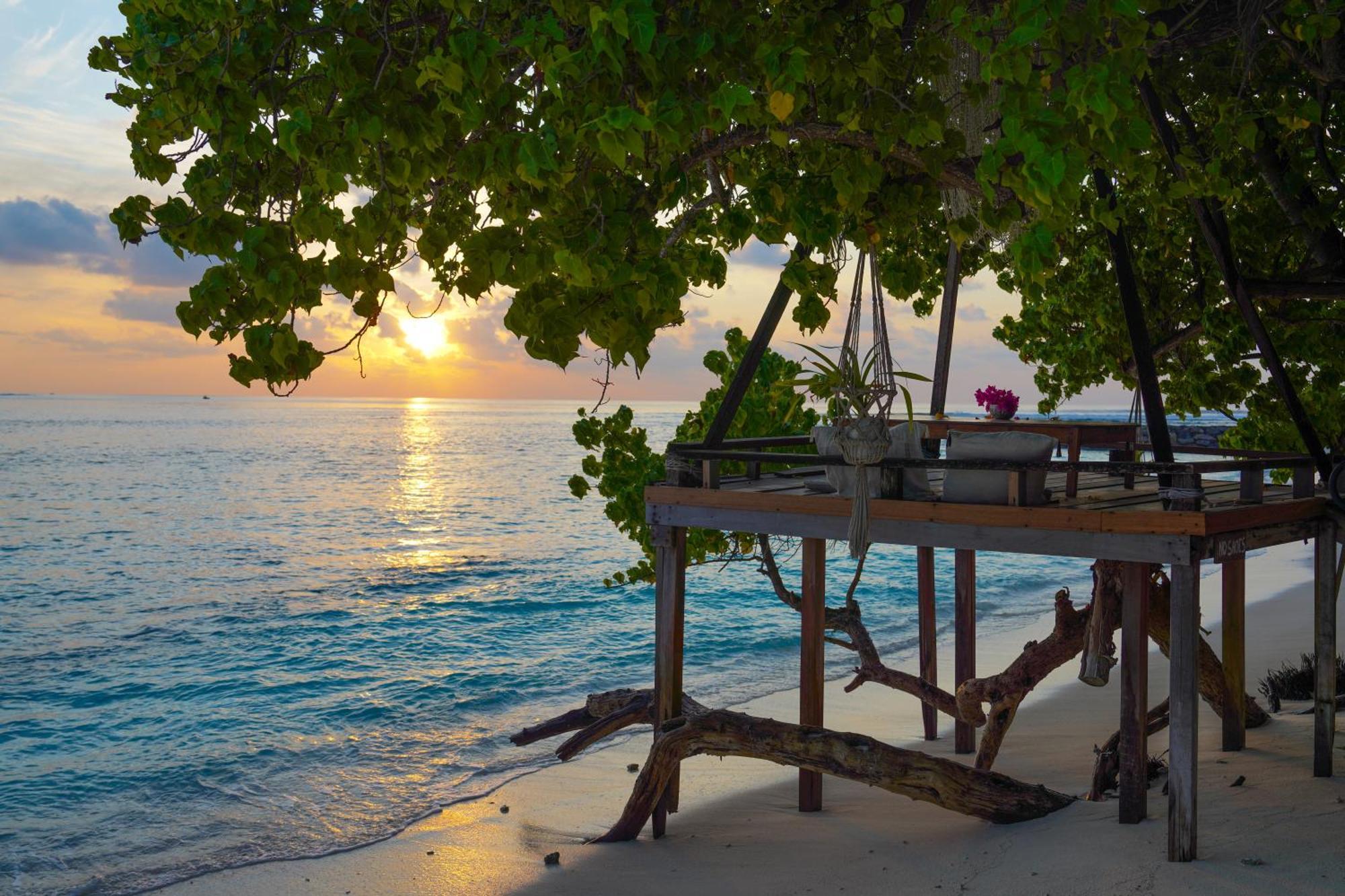 Sun & Surf Hotell Thulusdhoo Exteriör bild