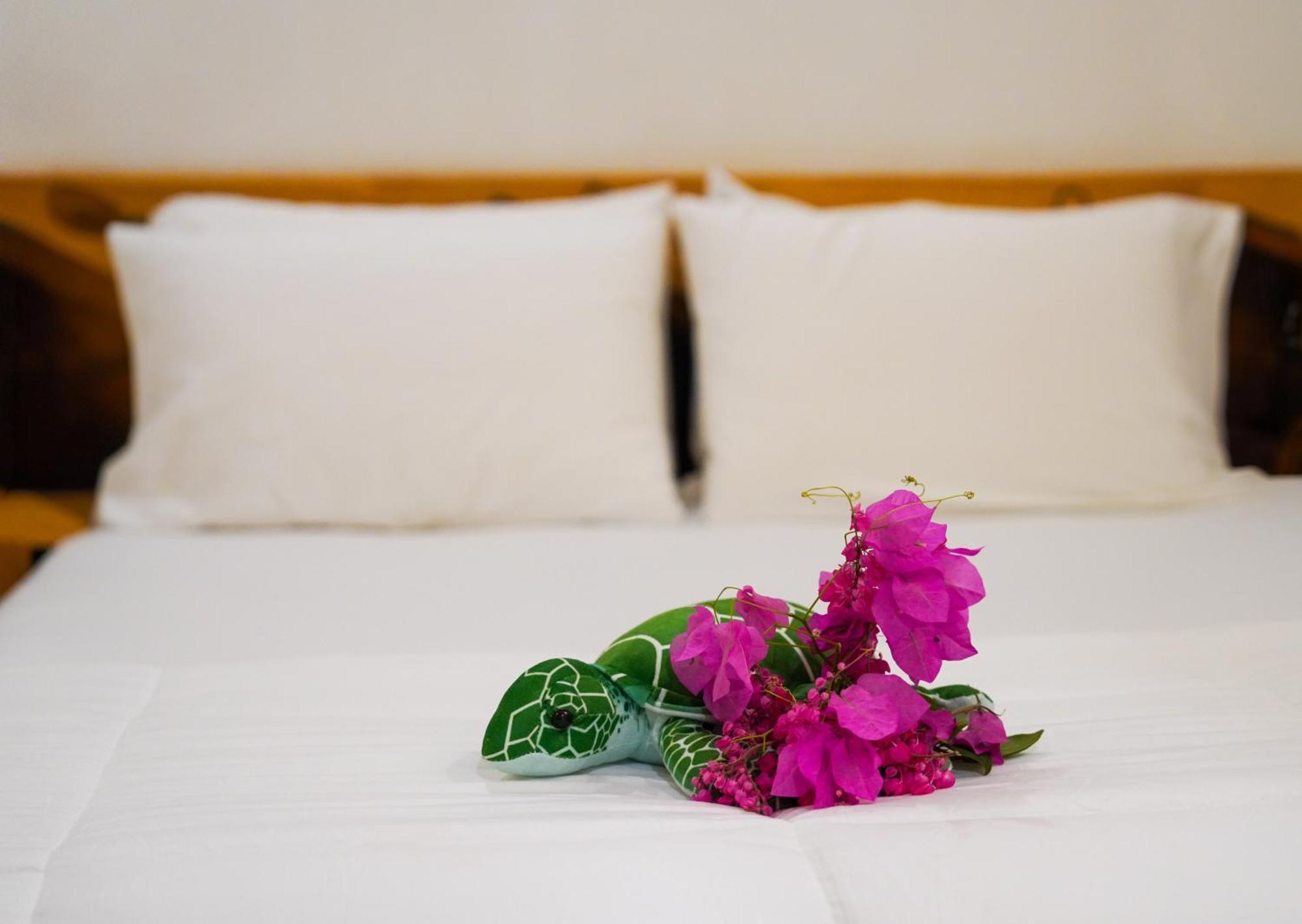 Sun & Surf Hotell Thulusdhoo Exteriör bild